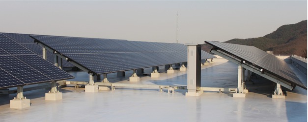 Roof-mounted grid-connected PV system