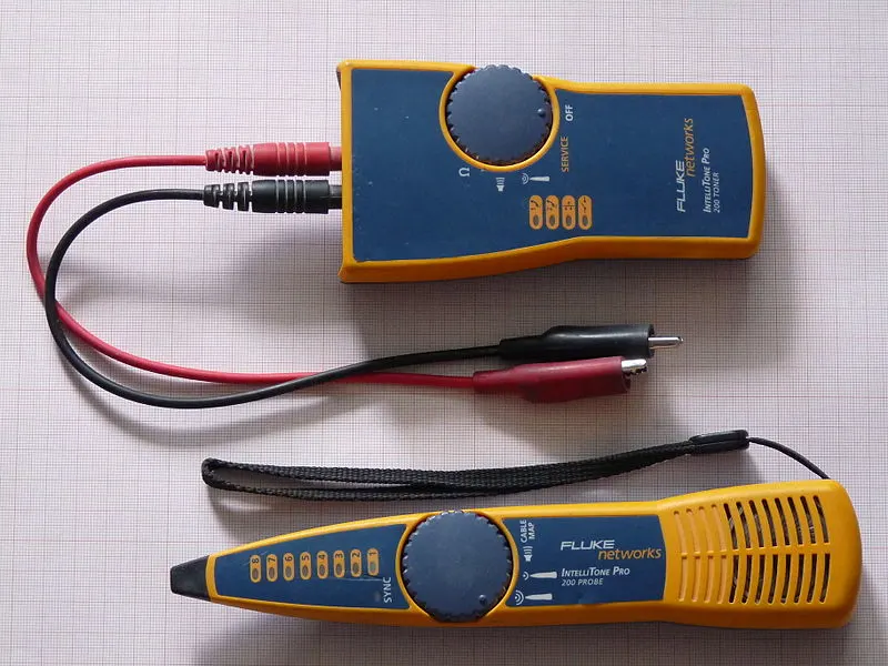 File:FLUKE networks IntelliTone Pro 200.JPG : network cabling