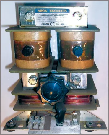Flux-shunt welding transformer